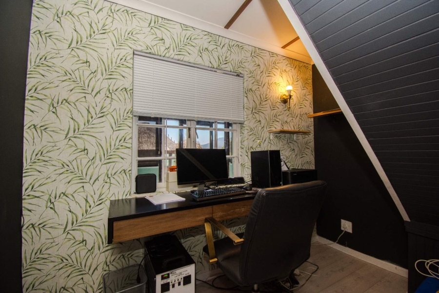 4 Bedroom Property for Sale in Mountainside Western Cape